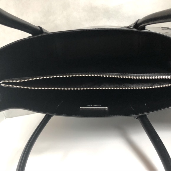 NWT Michael Kors XL Mercer tote. Black patent - Picture 8 of 12